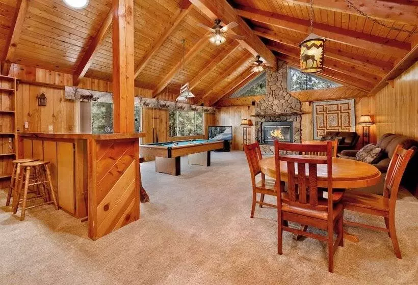 Hotelli Moose Creek Chalet #1237