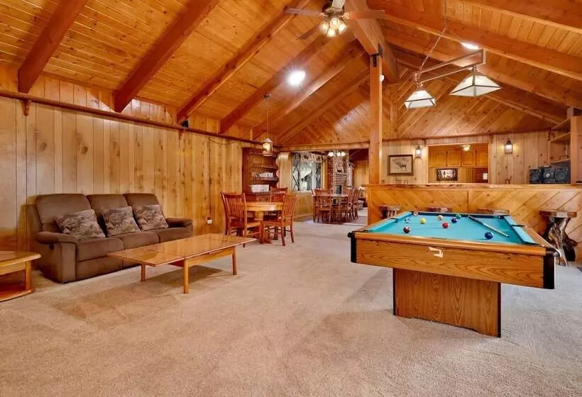 Hotelli Moose Creek Chalet #1237