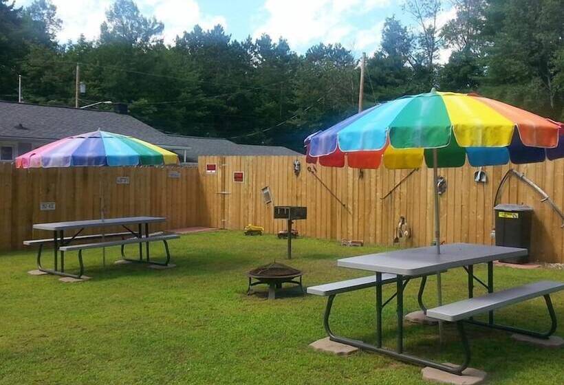 Отель Paradise Resort And Cabins