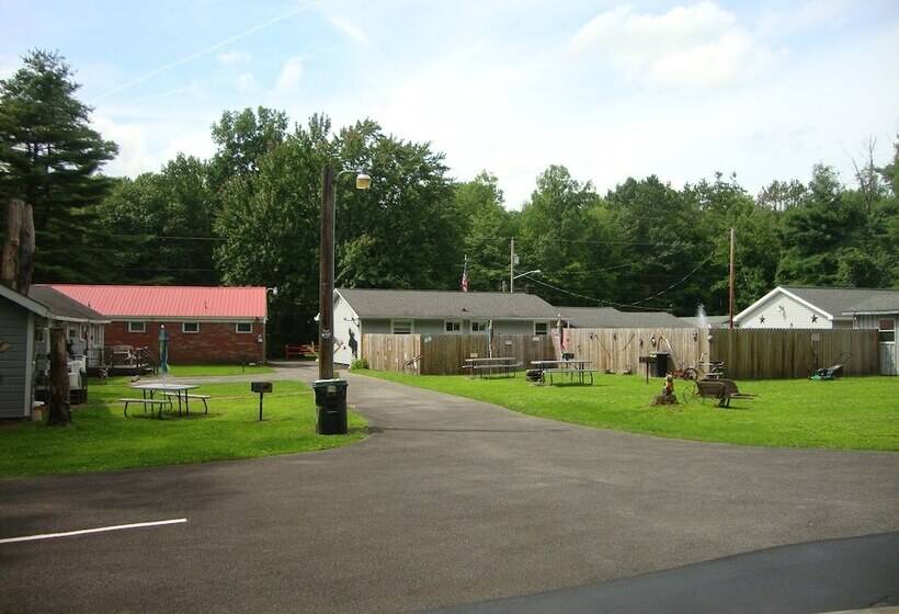Отель Paradise Resort And Cabins