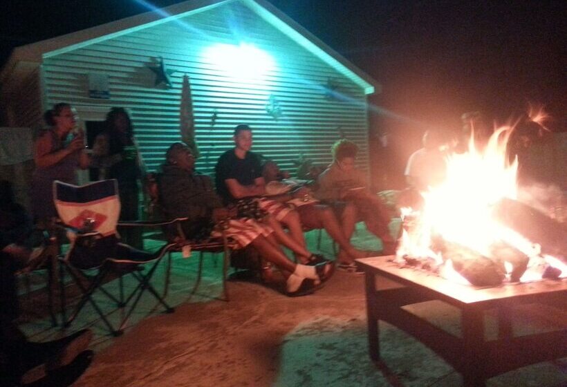 Отель Paradise Resort And Cabins