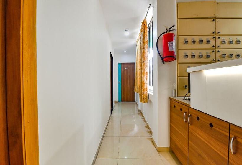 Fabhotel Raj Ratna   Nr Ashram Road