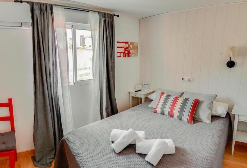 هتل El Viajero En Sevilla