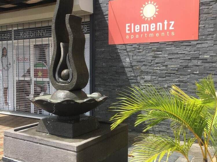 هتل Elementz Apartments
