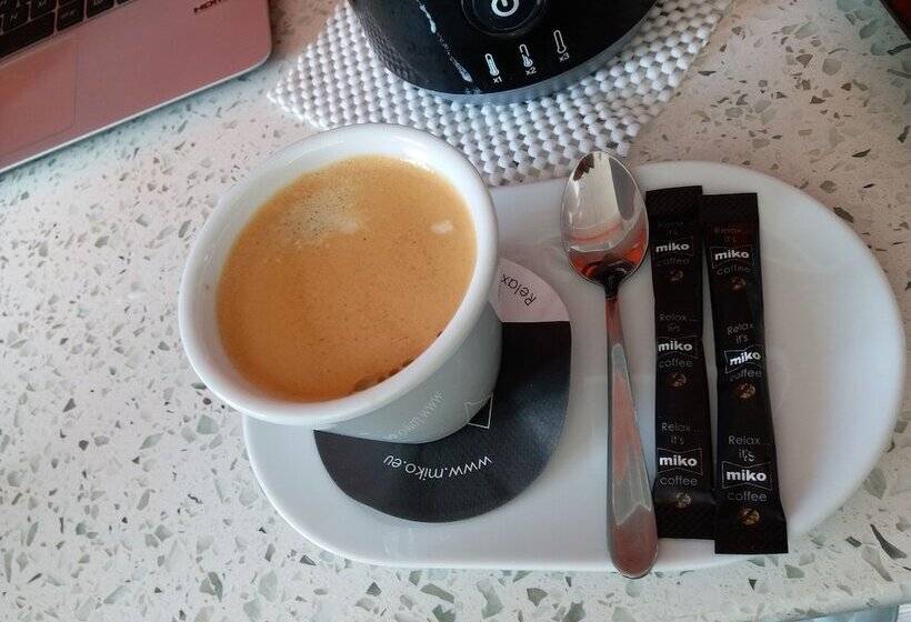 هتل Elementz Apartments