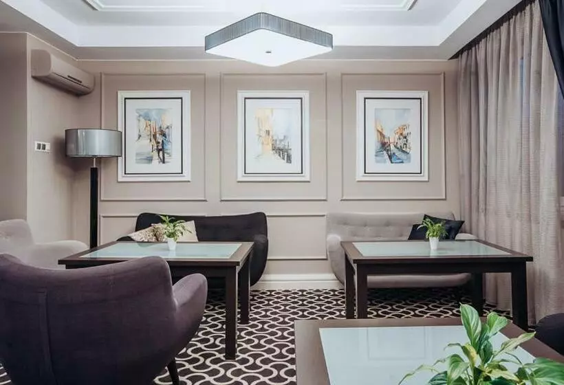 Hotelli Miejsca Noclegowe I Restauracja Kamiński