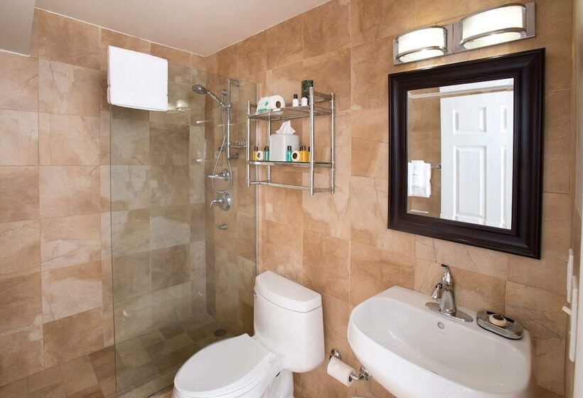 فندق The Grand Resort And Spa & Worthington All Male