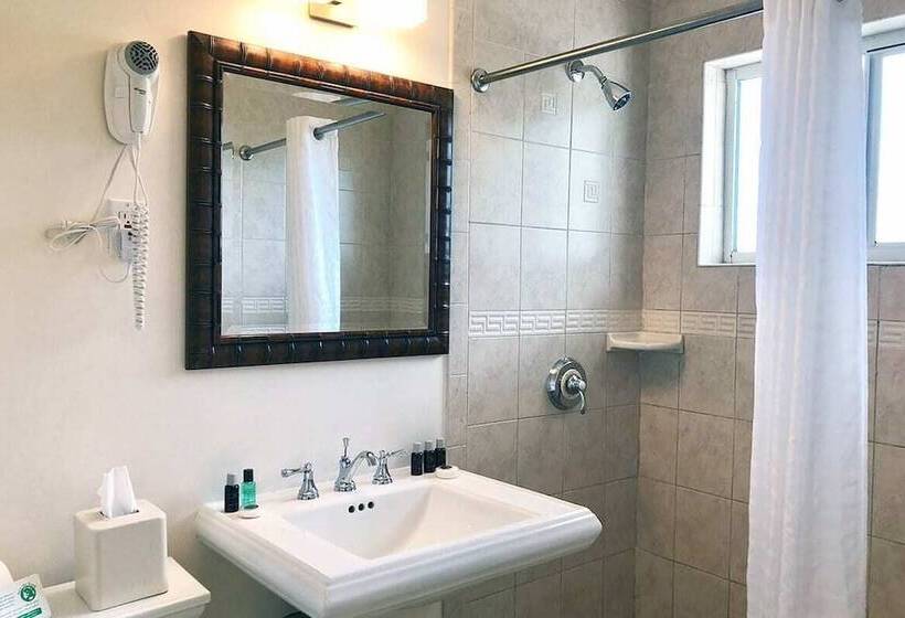 فندق The Grand Resort And Spa & Worthington All Male