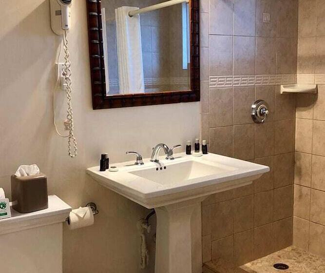 فندق The Grand Resort And Spa & Worthington All Male