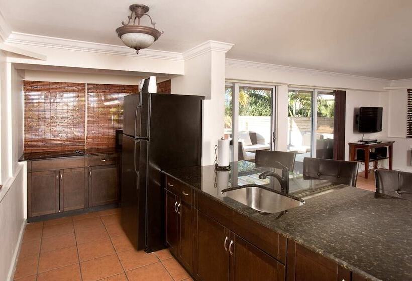 فندق The Grand Resort And Spa & Worthington All Male