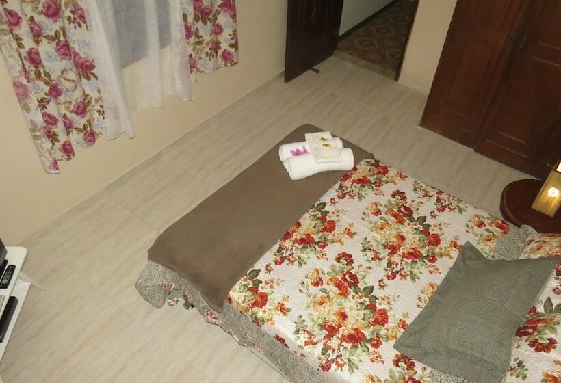 호텔 Pousada Charitas Inn