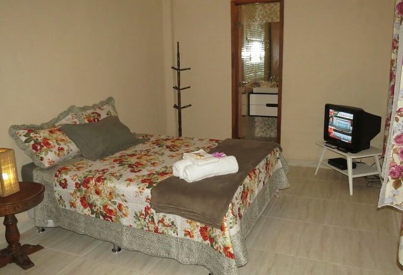 호텔 Pousada Charitas Inn