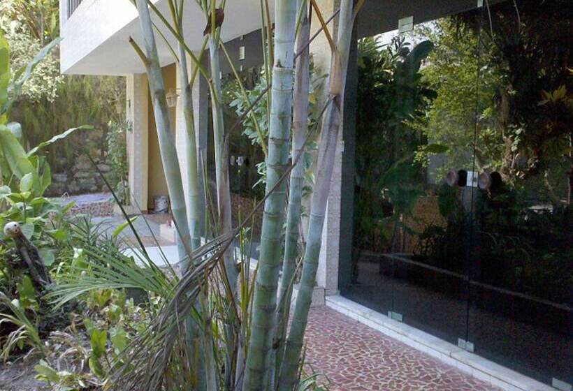 호텔 Pousada Charitas Inn