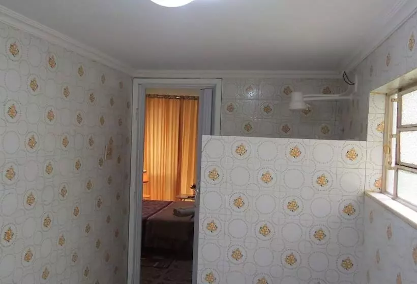 Hotelli Pousada Charitas Inn