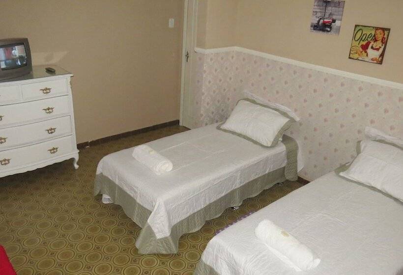 호텔 Pousada Charitas Inn