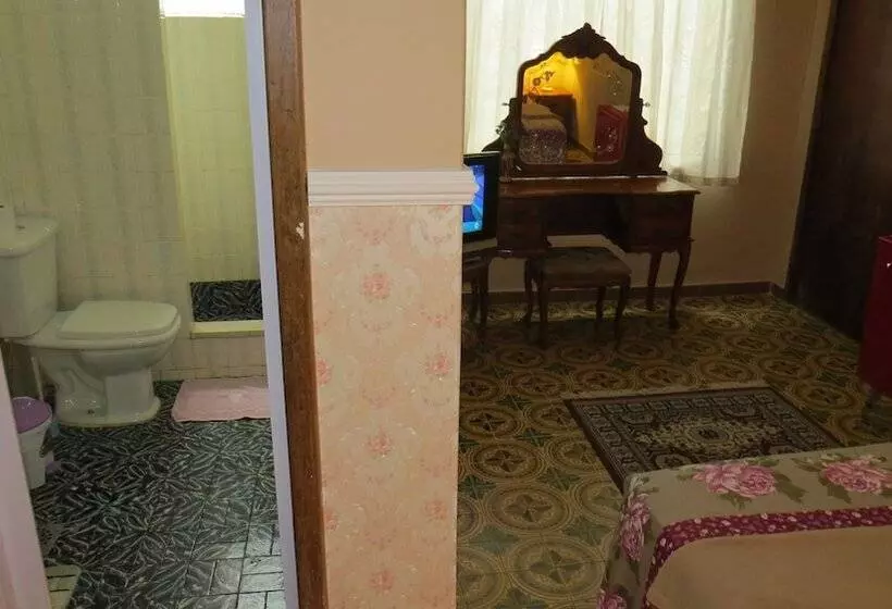 Hotelli Pousada Charitas Inn