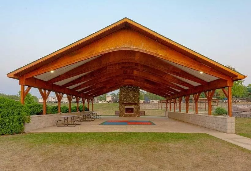 Hotelli Sun Retreats Gun Lake