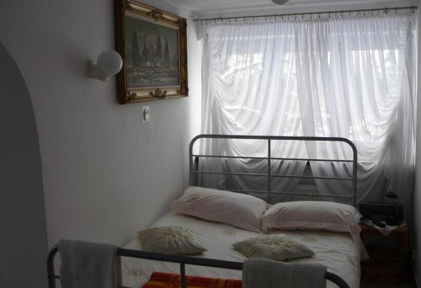 בית מלון כפרי Piaseczno Willa Staropolska