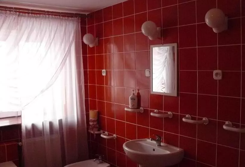 ホテル Piaseczno Willa Staropolska