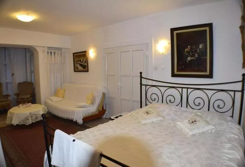 ホテル Piaseczno Willa Staropolska