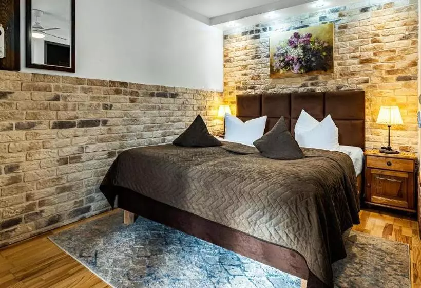 Hotelli Pensjonat Miejski