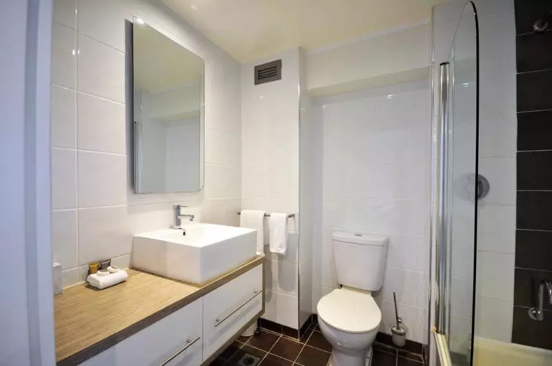 هتل Aquarius On The Beach