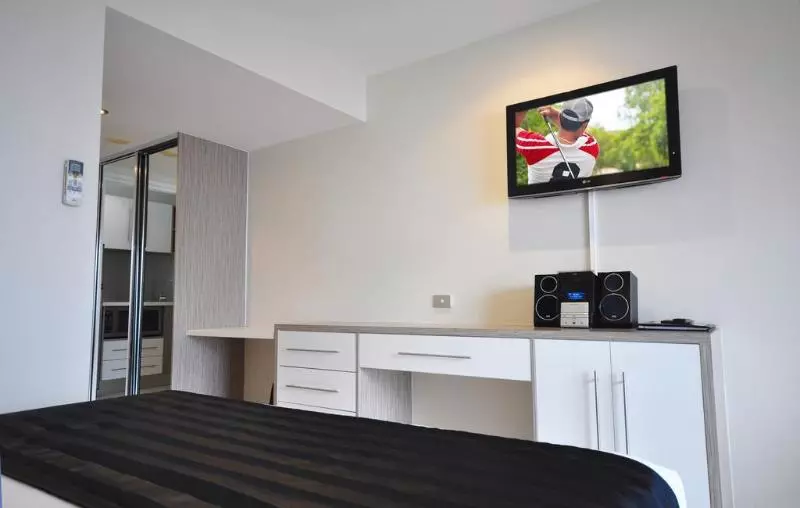 هتل Aquarius On The Beach