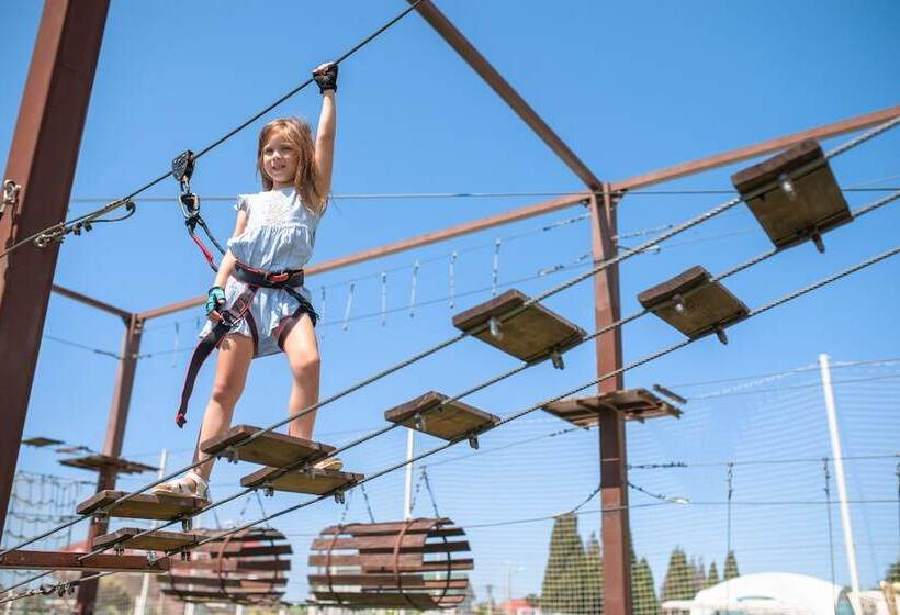 בית מלון כפרי Bridge Resort