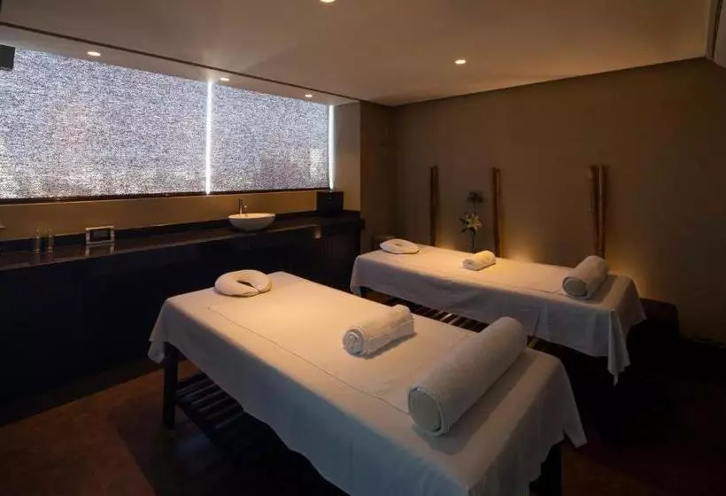 호텔 Doubletree By Hilton Trujillo