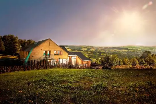 Отель Farncombe Estate Centre