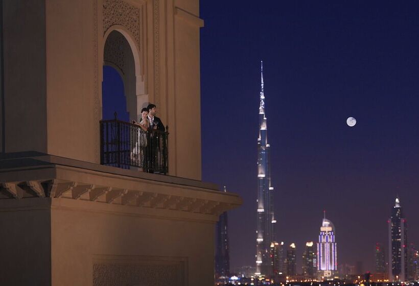 Отель Four Seasons Resort Dubai At Jumeirah Beach