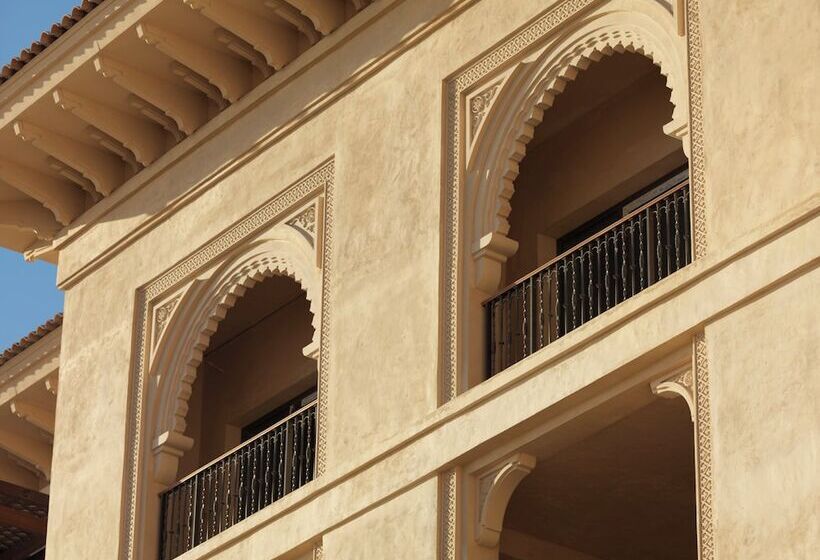 Отель Four Seasons Resort Dubai At Jumeirah Beach