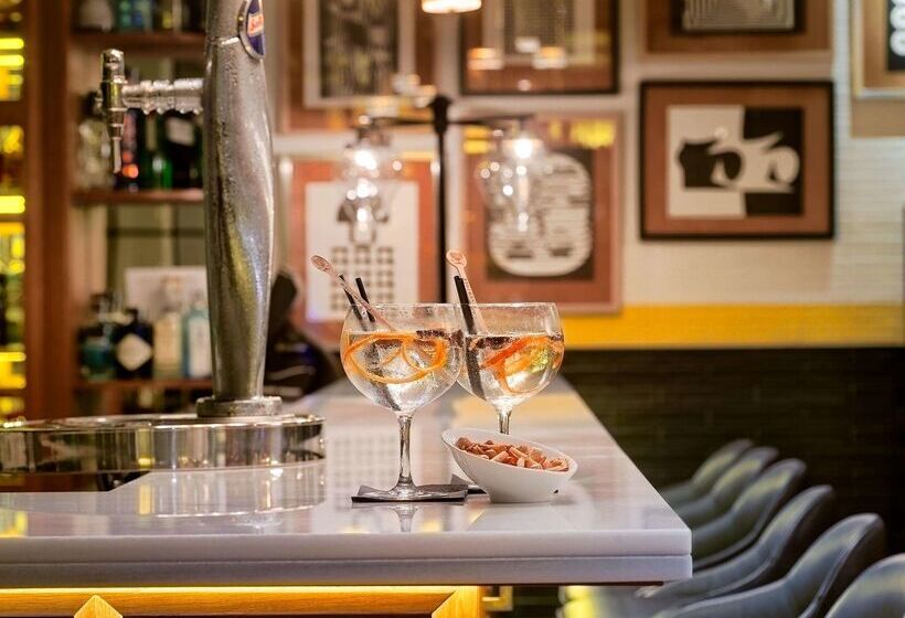 Отель H10 Metropolitan 4* Sup