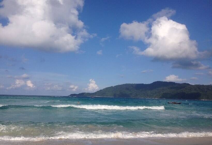 호텔 Holiday Home Patong