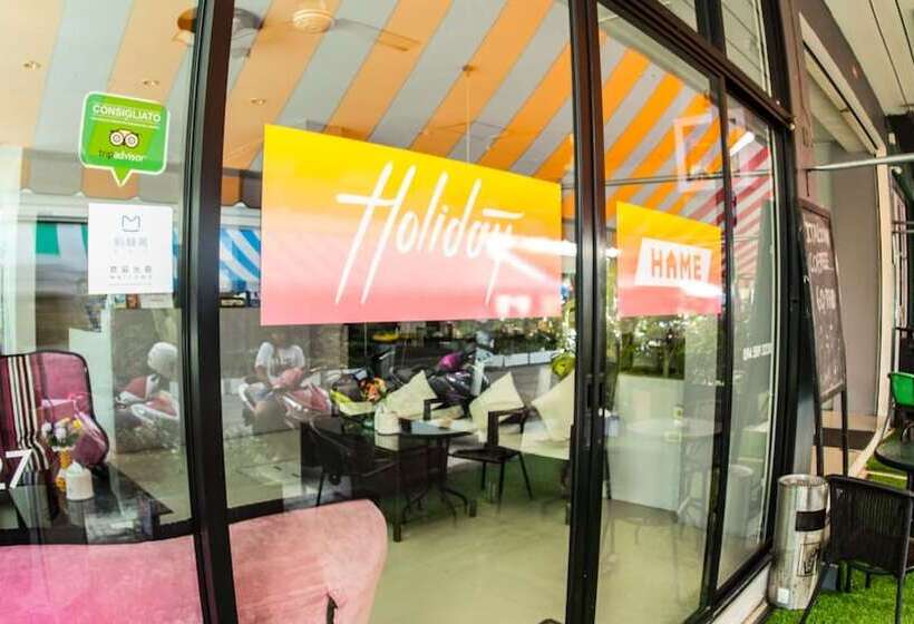 호텔 Holiday Home Patong