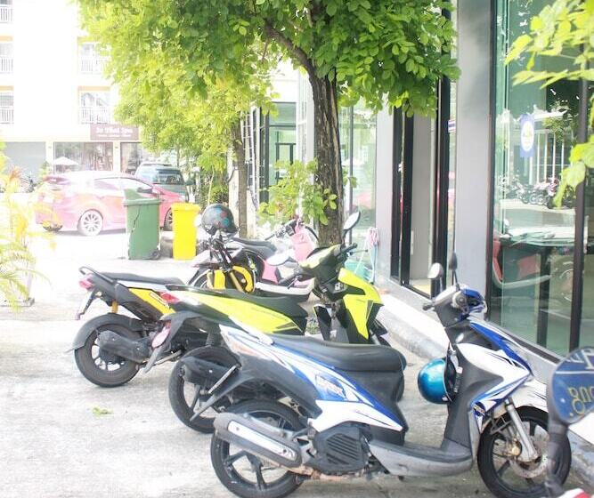 호텔 Holiday Home Patong