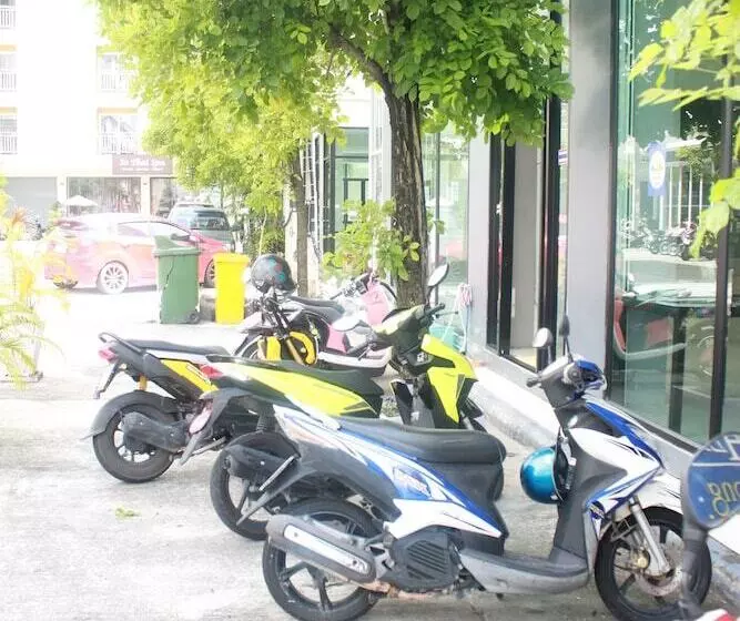 호텔 Holiday Home Patong