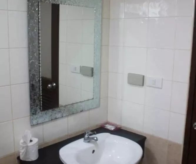 호텔 Holiday Home Patong