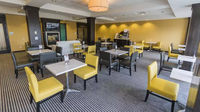 هتل Holiday Inn Express Thunder Bay, An Ihg