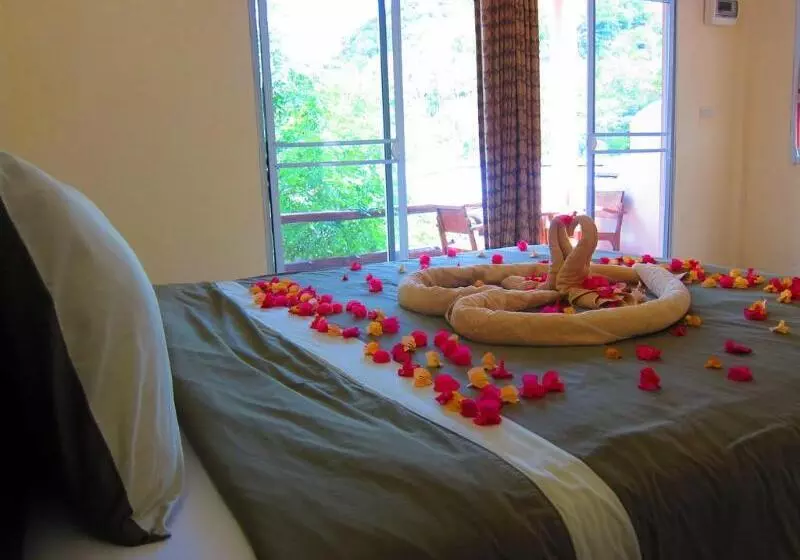 هتل Koh Tao Toscana