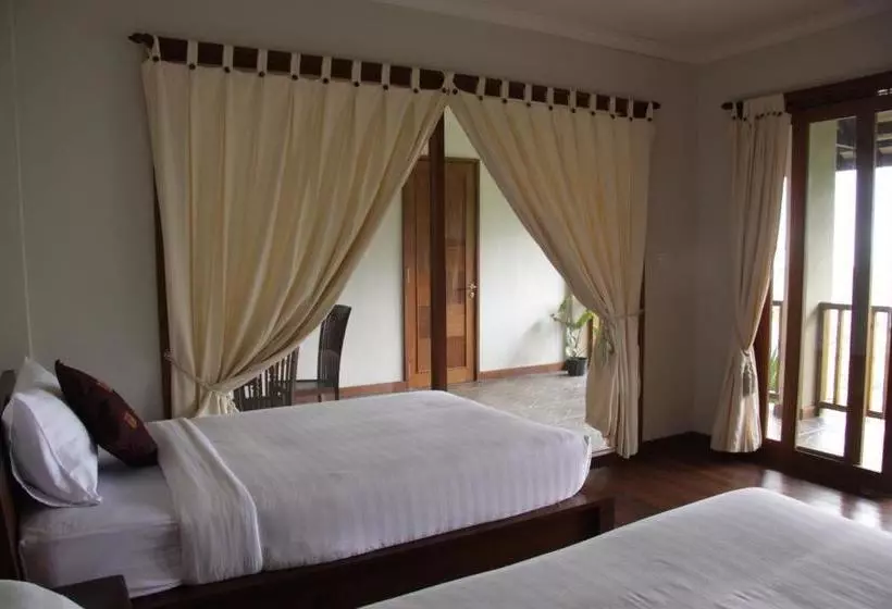 בית מלון כפרי Munduk Sari Garden Villa