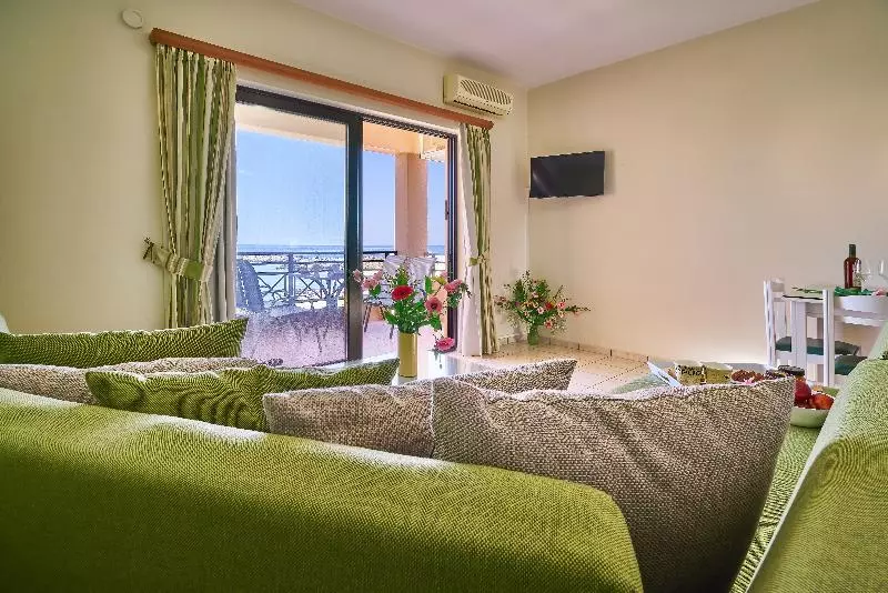 ホテル Nanakis Beach Apartments