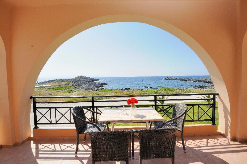 בית מלון כפרי Nanakis Beach Apartments