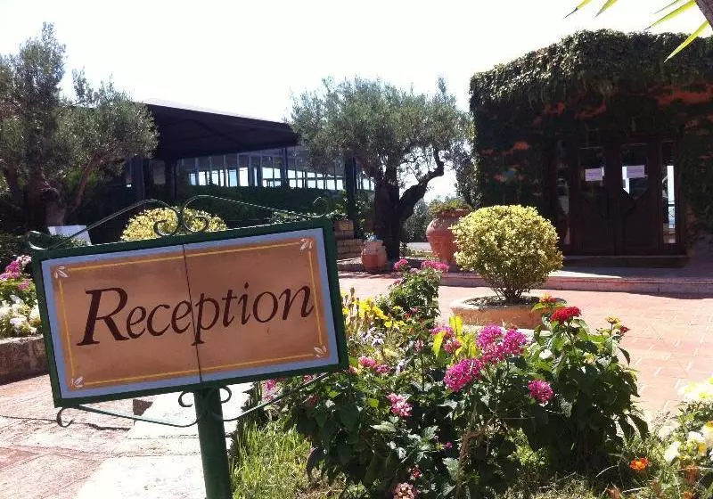 酒店 Villaggio Porto Rhoca