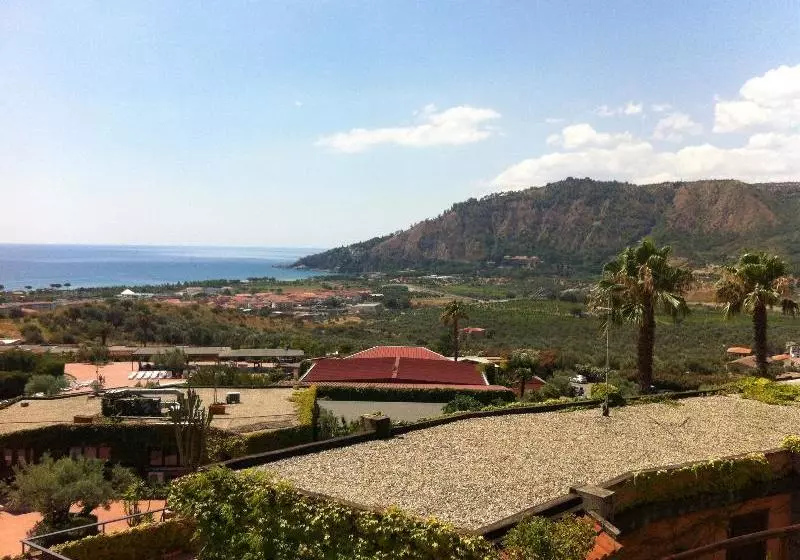 酒店 Villaggio Porto Rhoca