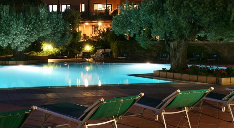 Отель Villaggio Porto Rhoca