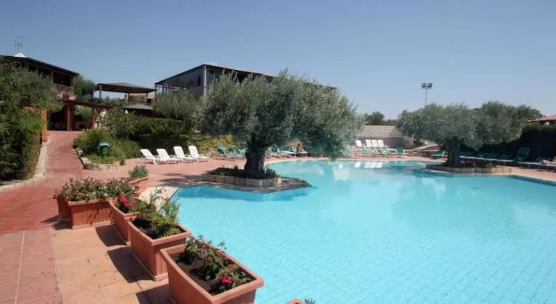 酒店 Villaggio Porto Rhoca