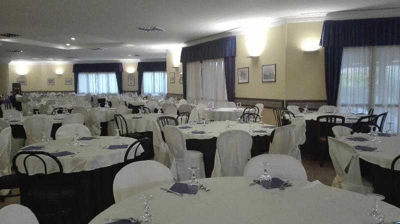 Отель Villaggio Porto Rhoca