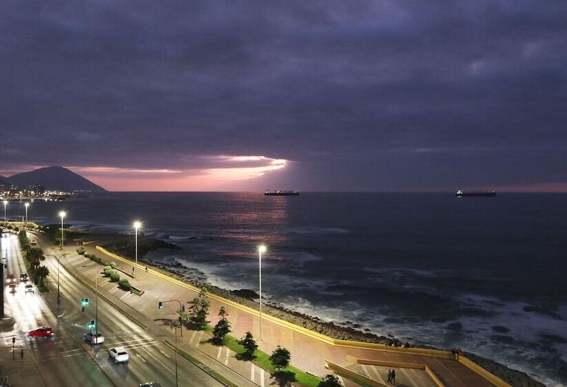 هتل Wyndham Garden Antofagasta Pettra