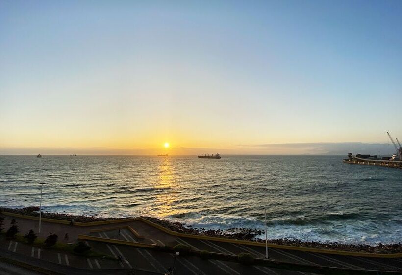 هتل Wyndham Garden Antofagasta Pettra